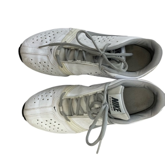 Nike Training White Tennis Shoes - Size 10 - Picture 1 of 7